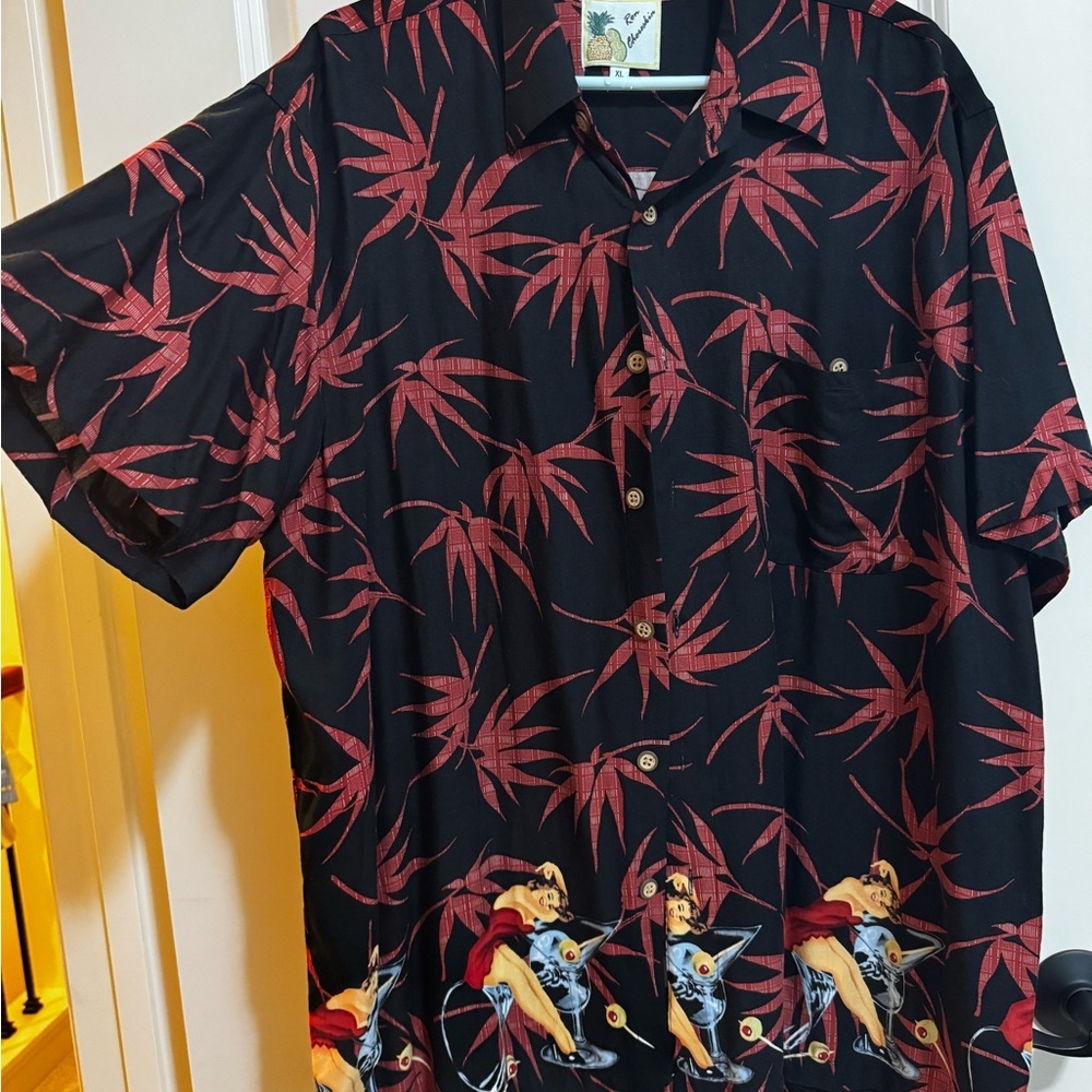 Gently Used Vintage Men's Black and Rust Hawaiian Shirt Size XL